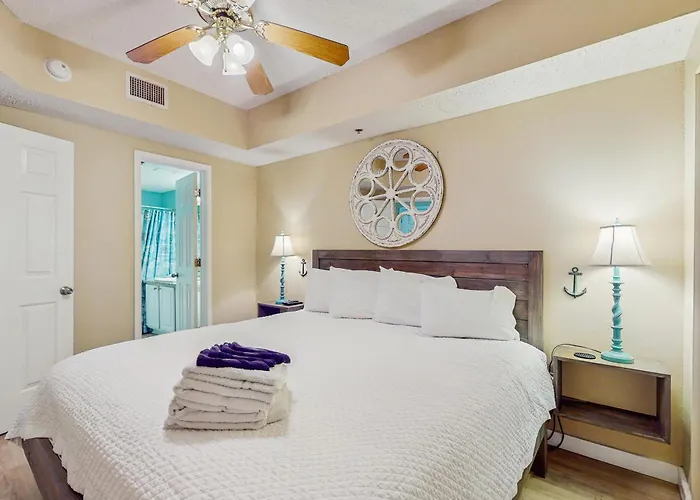 Tropic Isles 702 Apartment